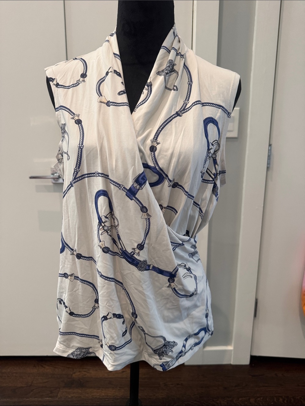 Sleeveless Draped V-Neck Camisole in White with Navy Print